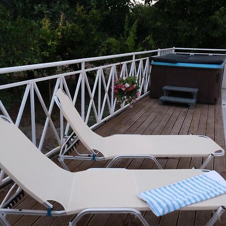 Luxury Fani House Next To Harbor Area With Jacuzzi Apartamento Pafos Exterior foto