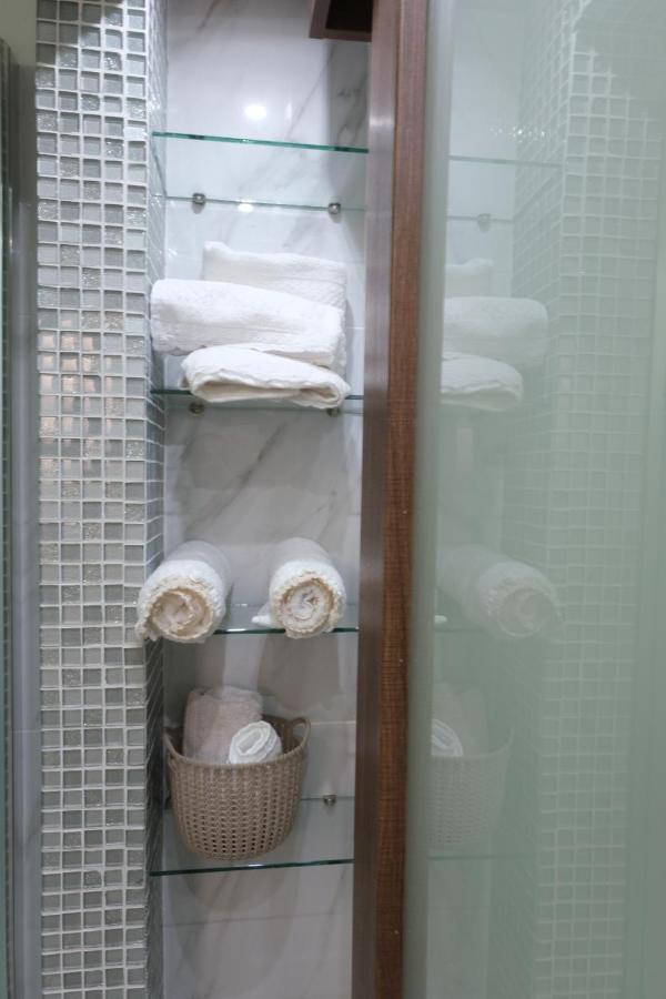 Luxury Fani House Next To Harbor Area With Jacuzzi Apartamento Pafos Exterior foto