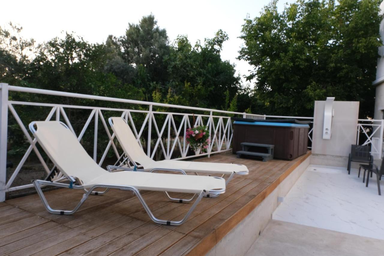 Luxury Fani House Next To Harbor Area With Jacuzzi Apartamento Pafos Exterior foto
