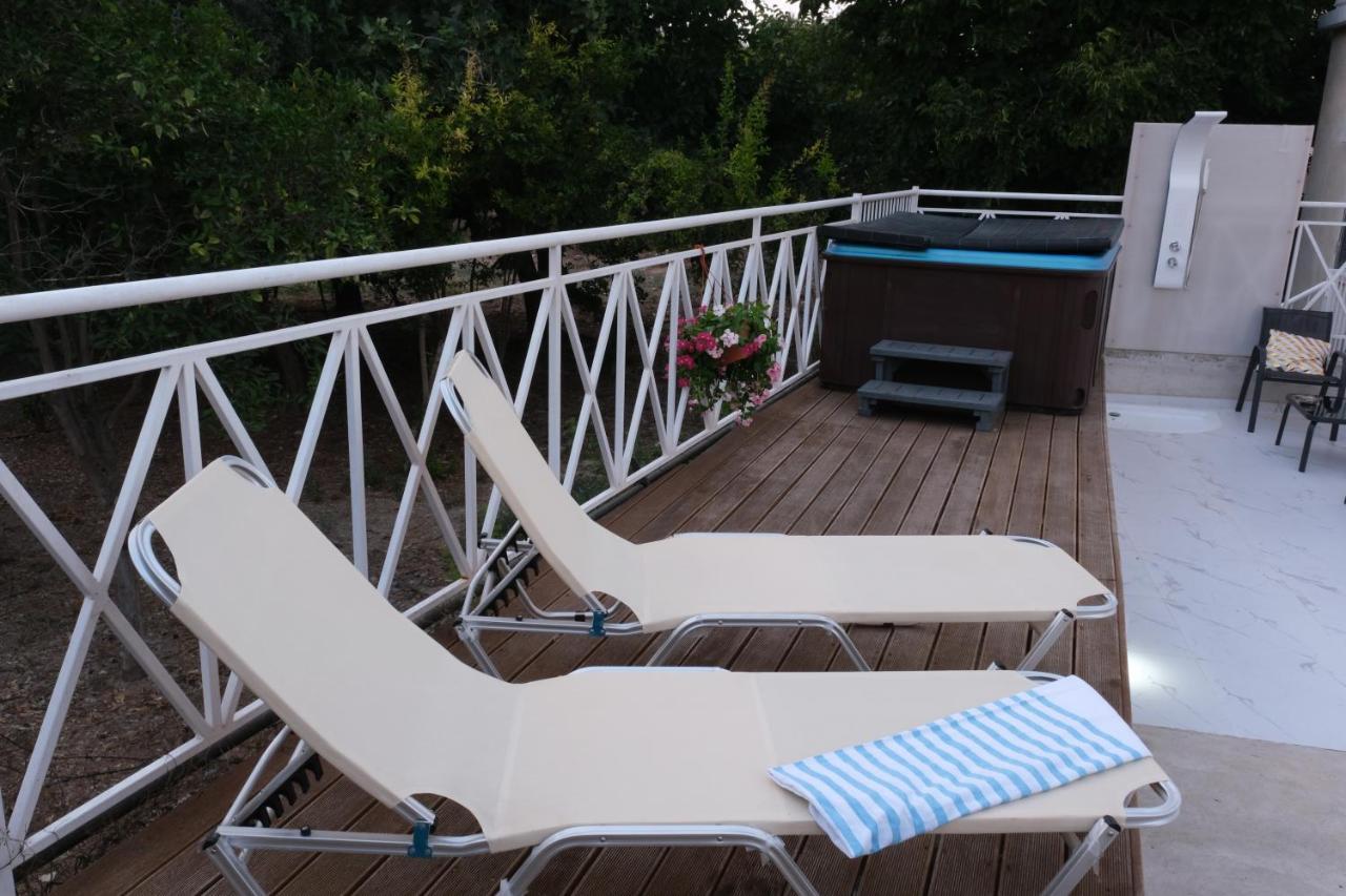 Luxury Fani House Next To Harbor Area With Jacuzzi Apartamento Pafos Exterior foto