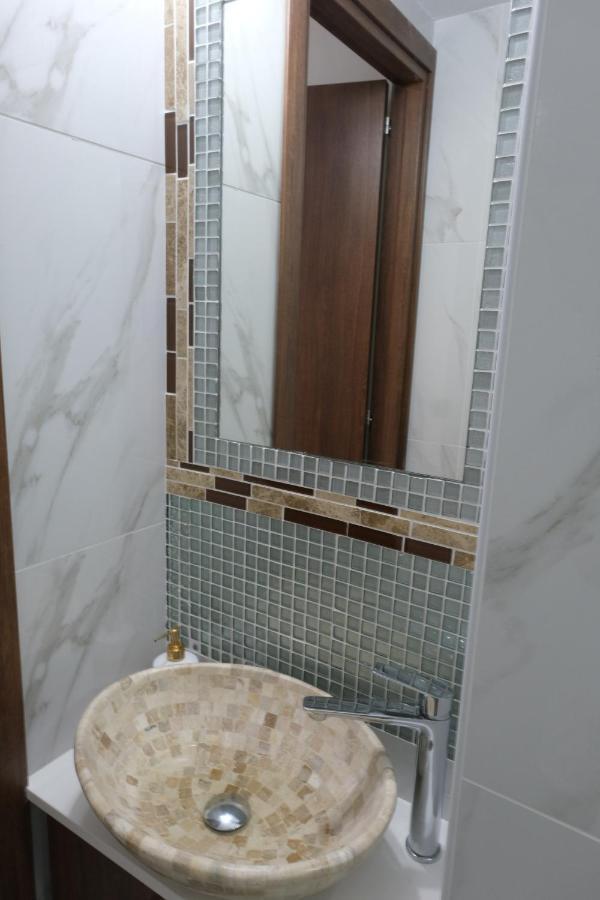 Luxury Fani House Next To Harbor Area With Jacuzzi Apartamento Pafos Exterior foto